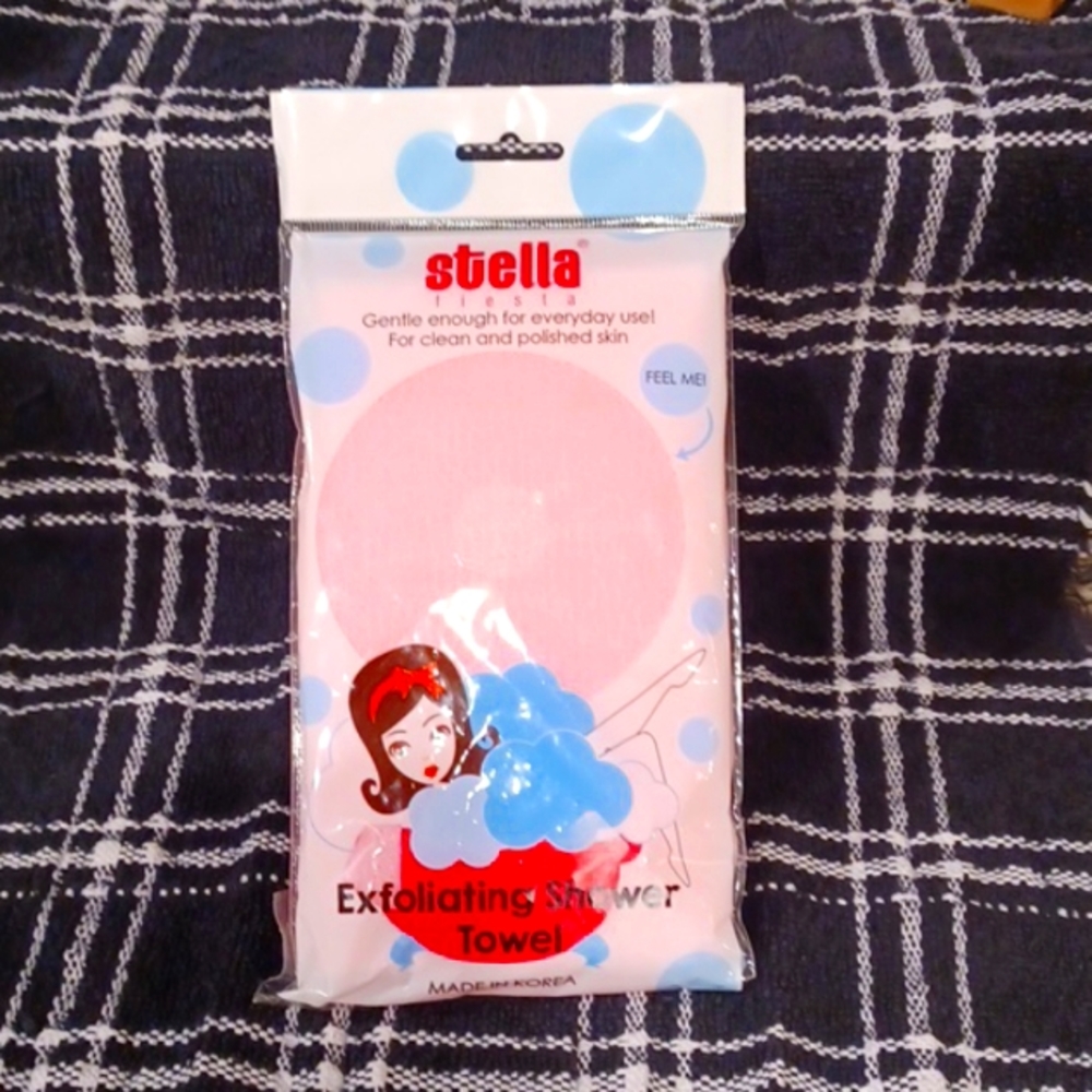 Stella exfoliating towel.